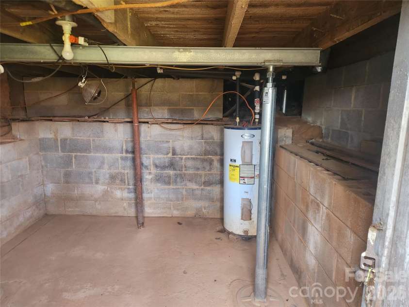 363 Center Church Road, Hiddenite, NC 28636.  MLS# CAR4353871, YatesRealty ID 13479. 