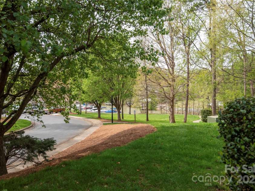 18742 Silver Quay Drive, Cornelius, NC 28031.  MLS# CAR4320397, YatesRealty ID 1348. 