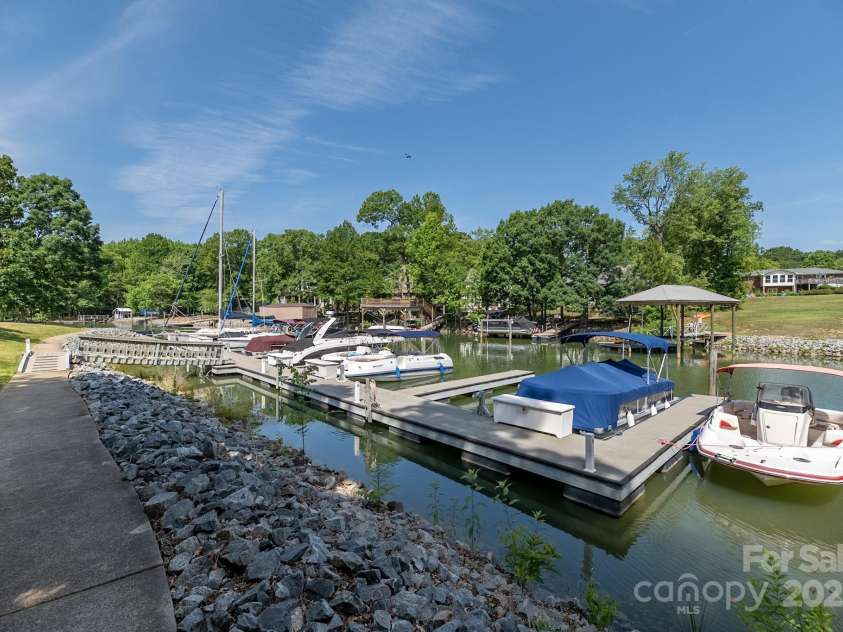 18742 Silver Quay Drive, Cornelius, NC 28031.  MLS# CAR4320397, YatesRealty ID 1348. 