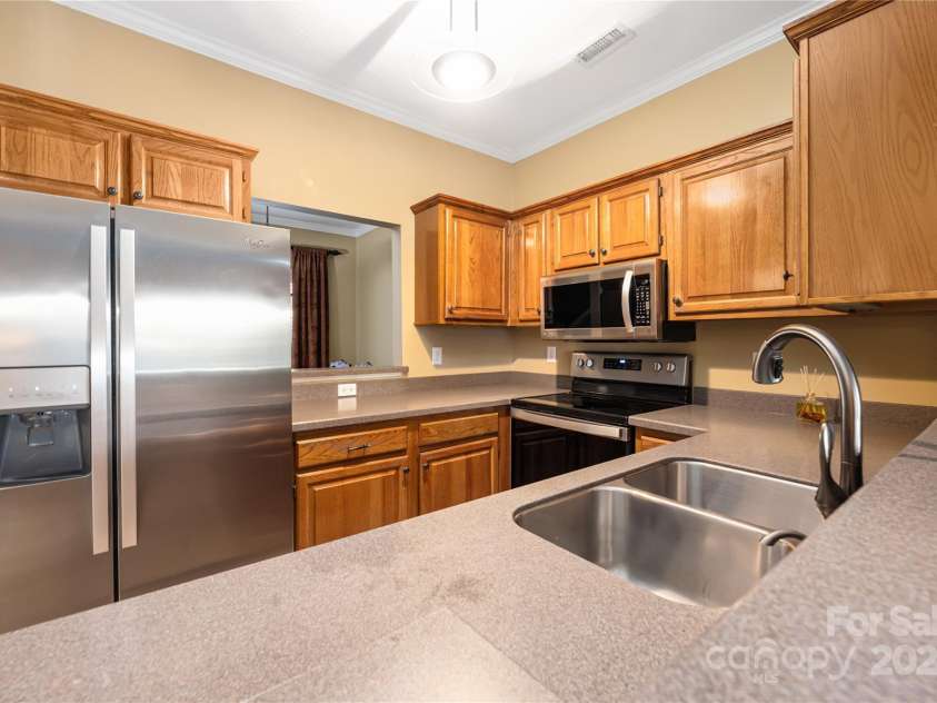 18742 Silver Quay Drive, Cornelius, NC 28031.  MLS# CAR4320397, YatesRealty ID 1348. 