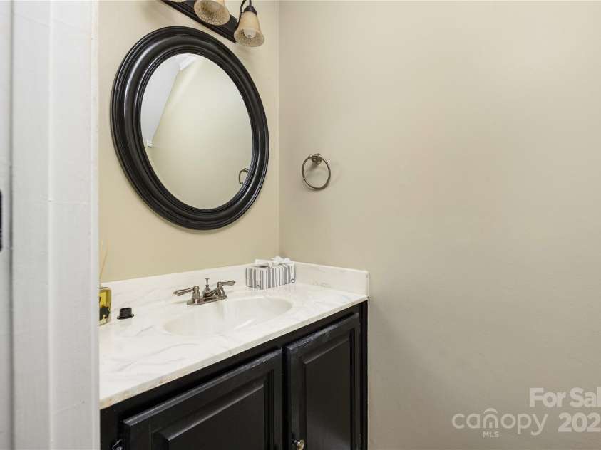 18742 Silver Quay Drive, Cornelius, NC 28031.  MLS# CAR4320397, YatesRealty ID 1348. 