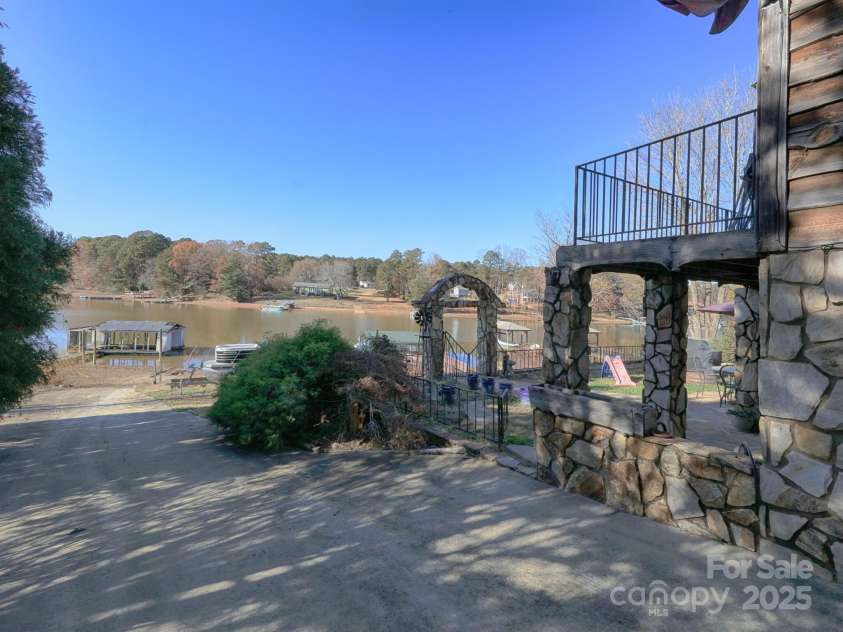 6860 Shade Tree Lane, Sherrills Ford, NC 28673.  MLS# CAR4087188, YatesRealty ID 1348. 