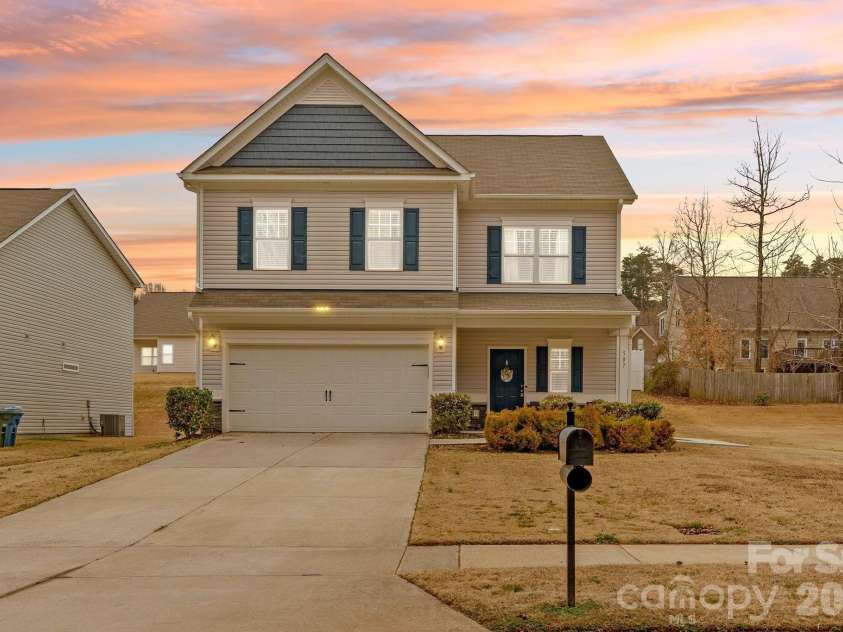 507 Oak Brook Drive, Salisbury, NC 28146.  MLS# CAR4349953, YatesRealty ID 13480. 