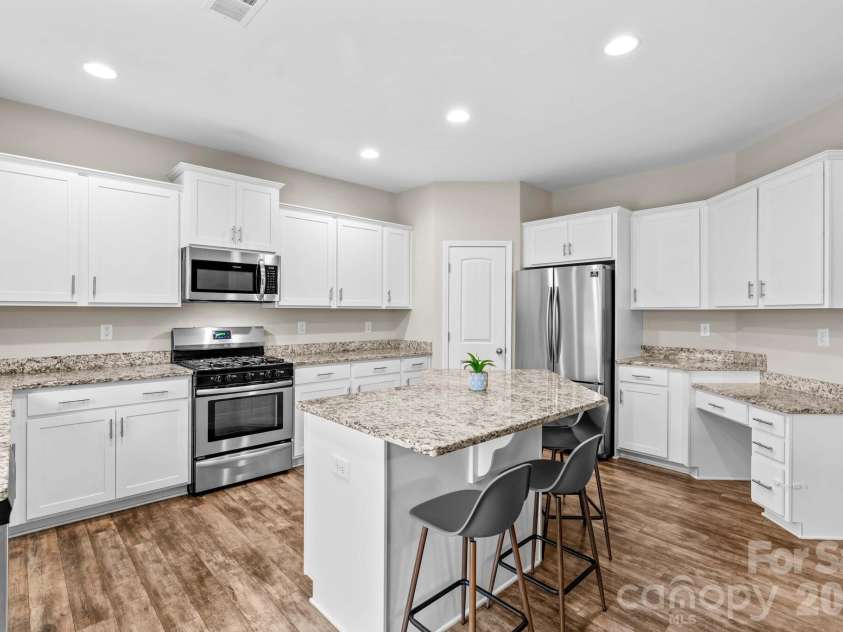 507 Oak Brook Drive, Salisbury, NC 28146.  MLS# CAR4349953, YatesRealty ID 13480. 