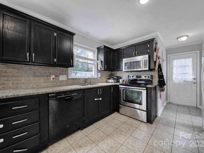 6934 Spring Morning Lane, Charlotte, NC 28227.  MLS# CAR4195967, YatesRealty ID 13480. 