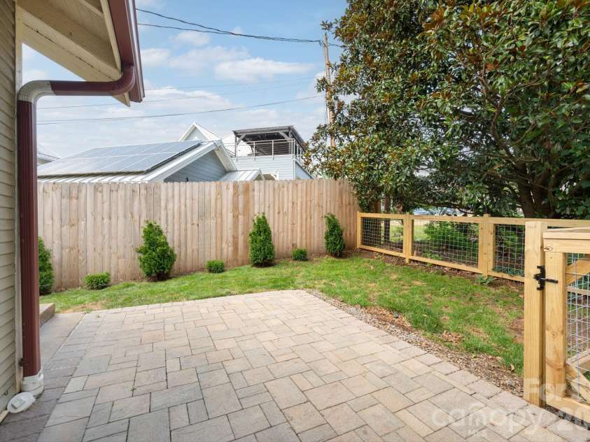 30 Monroe Place, Asheville, NC 28801.  MLS# CAR4366107, YatesRealty ID 13481. Fully Fenced Backyard