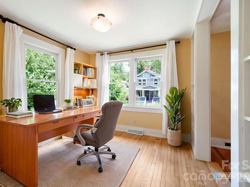 30 Monroe Place, Asheville, NC 28801.  MLS# CAR4366107, YatesRealty ID 13481. Perfect Space to Work from Home