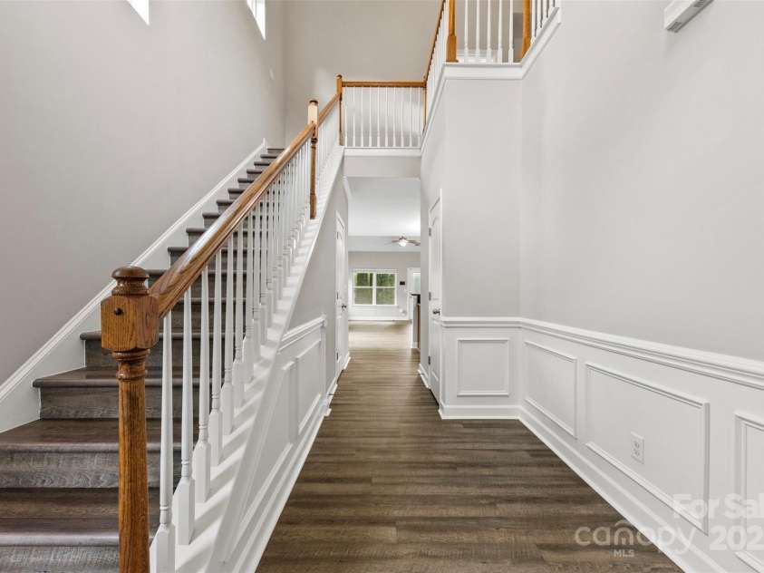 8505 Loxton Circle, Charlotte, NC 28214.  MLS# CAR4255113, YatesRealty ID 13481. 