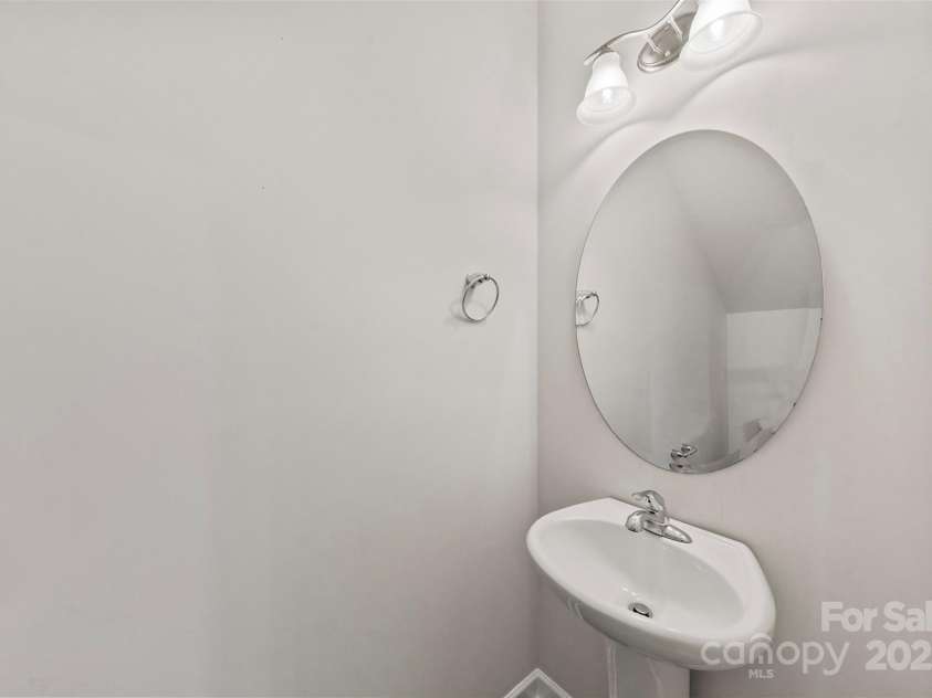 8505 Loxton Circle, Charlotte, NC 28214.  MLS# CAR4255113, YatesRealty ID 13481. 