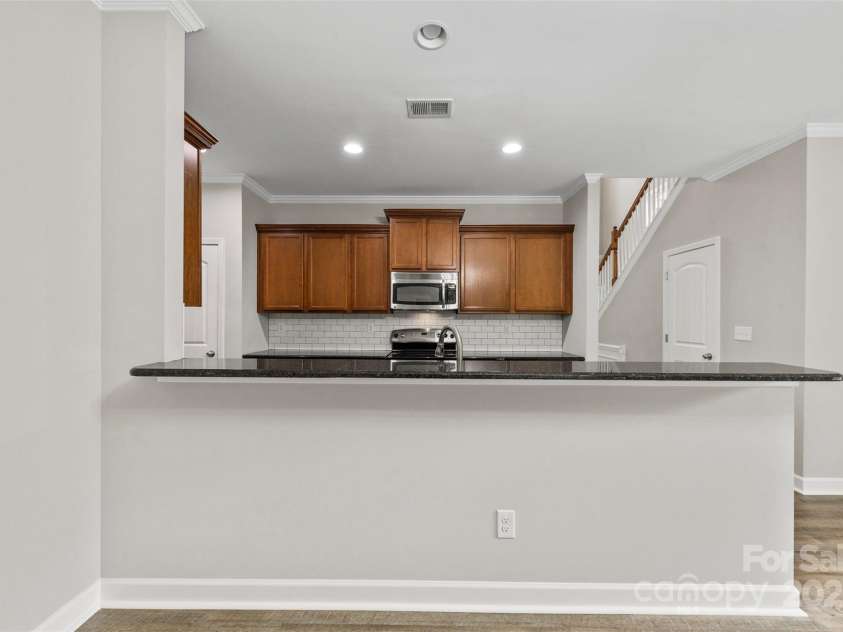 8505 Loxton Circle, Charlotte, NC 28214.  MLS# CAR4255113, YatesRealty ID 13481. 