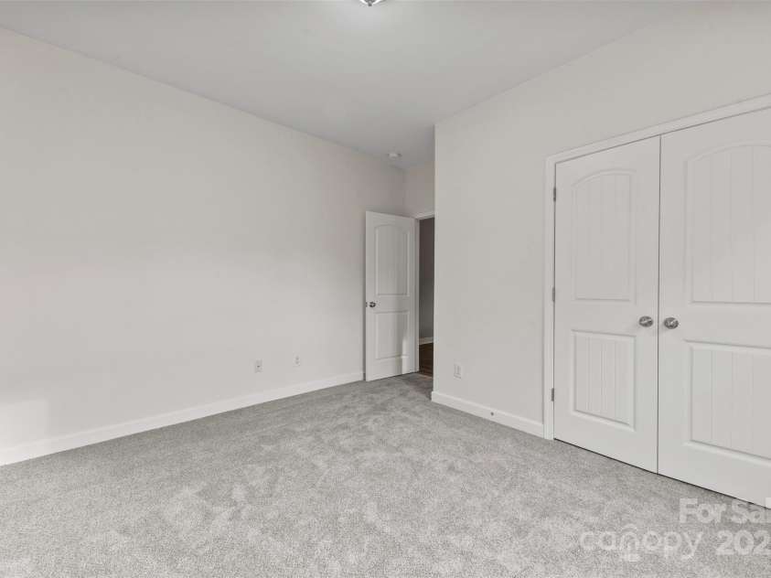 8505 Loxton Circle, Charlotte, NC 28214.  MLS# CAR4255113, YatesRealty ID 13481. 