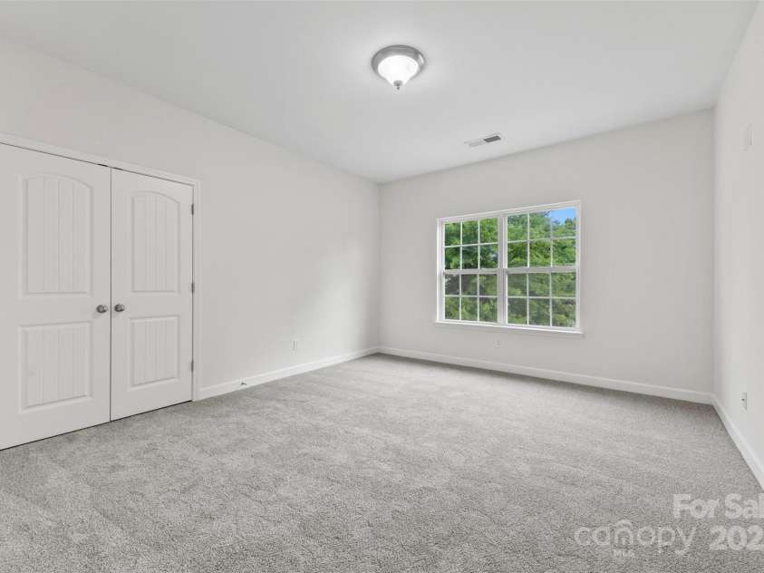 8505 Loxton Circle, Charlotte, NC 28214.  MLS# CAR4255113, YatesRealty ID 13481. 