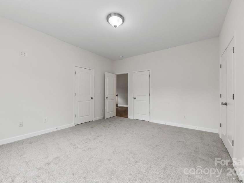 8505 Loxton Circle, Charlotte, NC 28214.  MLS# CAR4255113, YatesRealty ID 13481. 