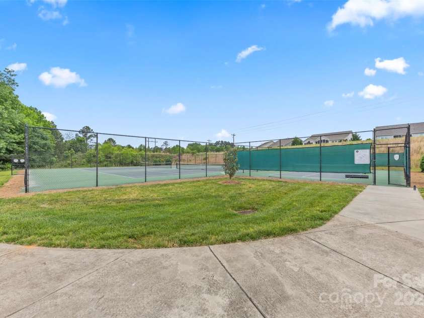 8505 Loxton Circle, Charlotte, NC 28214.  MLS# CAR4255113, YatesRealty ID 13481. 