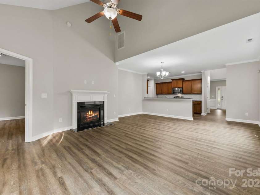 8505 Loxton Circle, Charlotte, NC 28214.  MLS# CAR4255113, YatesRealty ID 13481. 