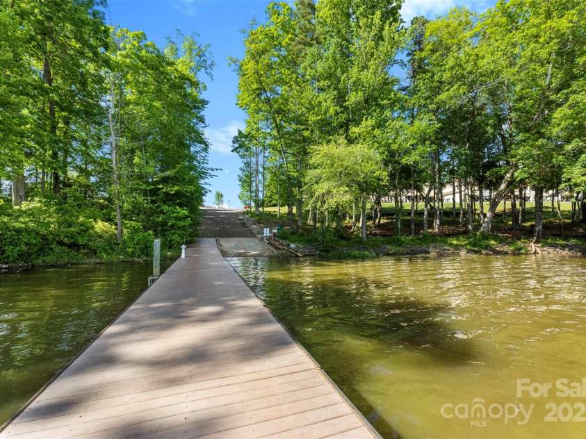 8505 Loxton Circle, Charlotte, NC 28214.  MLS# CAR4255113, YatesRealty ID 13481. 