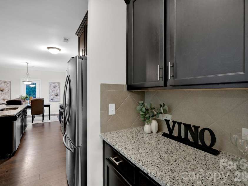 5054 Stonehill Lane, Matthews, NC 28104.  MLS# CAR4328292, YatesRealty ID 13482. 