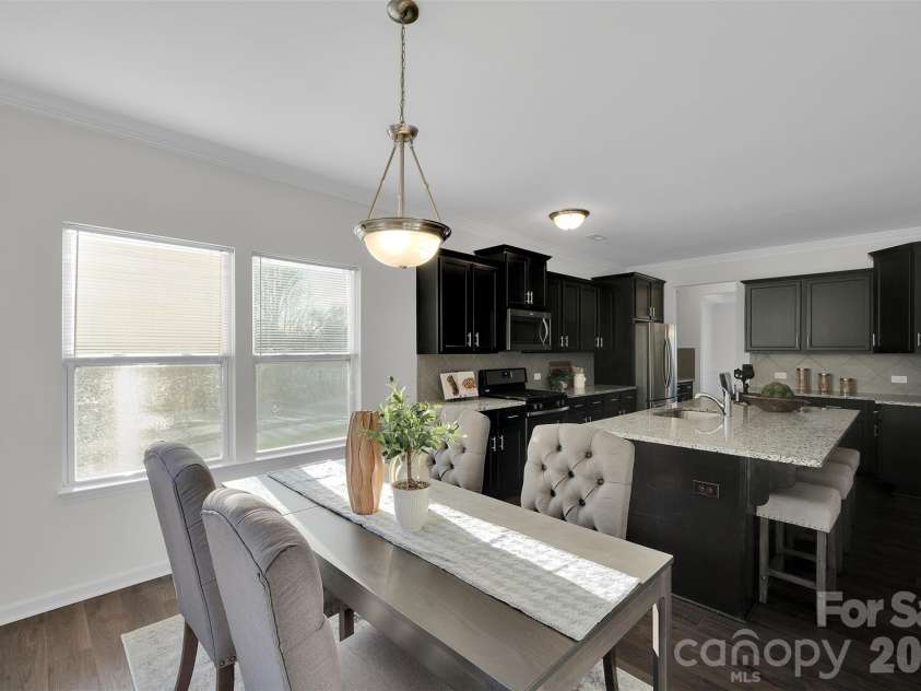 5054 Stonehill Lane, Matthews, NC 28104.  MLS# CAR4328292, YatesRealty ID 13482. 