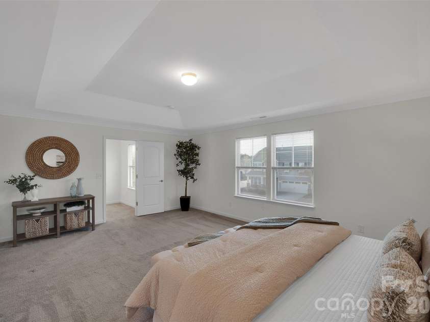 5054 Stonehill Lane, Matthews, NC 28104.  MLS# CAR4328292, YatesRealty ID 13482. 