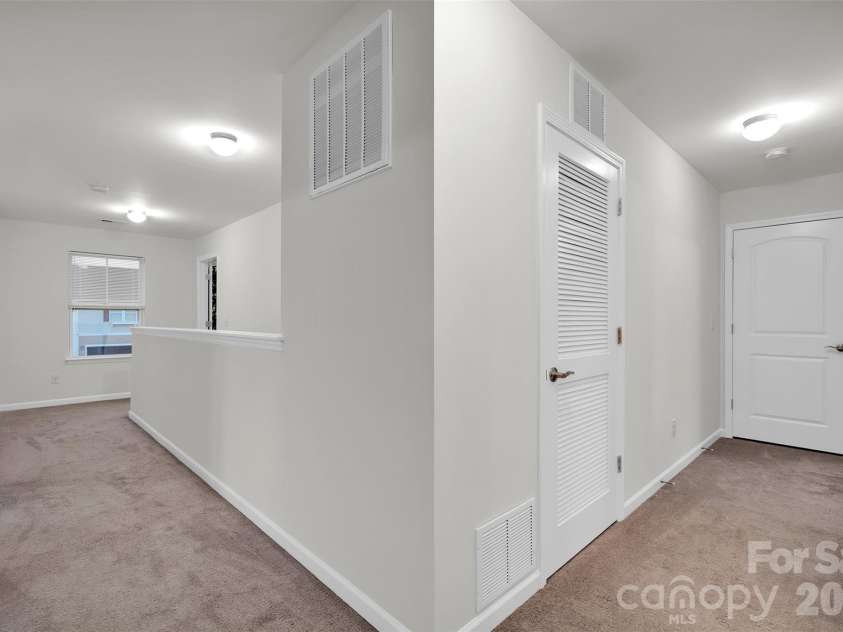5054 Stonehill Lane, Matthews, NC 28104.  MLS# CAR4328292, YatesRealty ID 13482. 