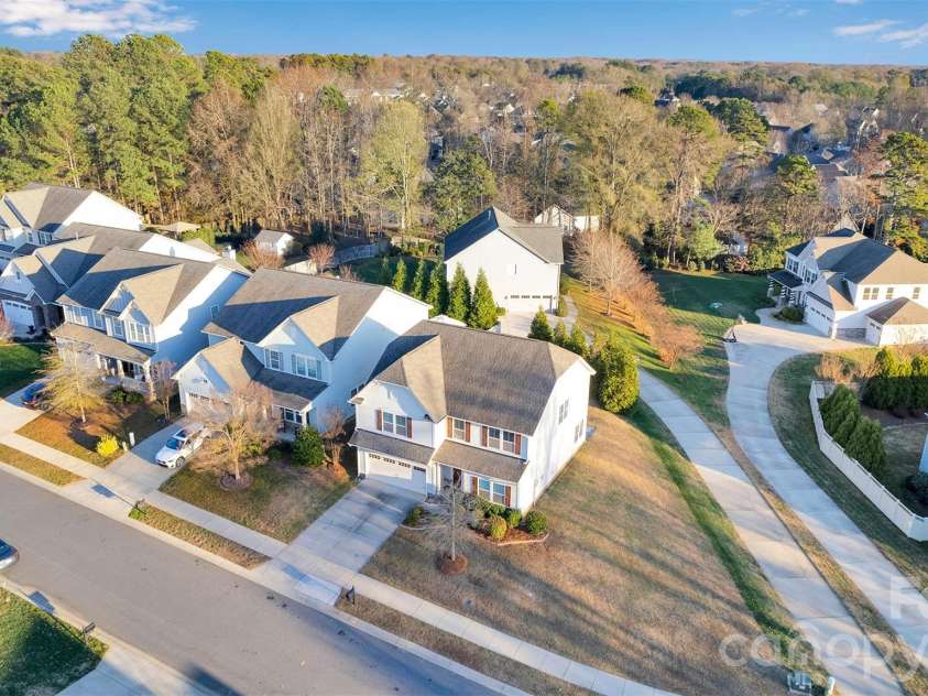 5054 Stonehill Lane, Matthews, NC 28104.  MLS# CAR4328292, YatesRealty ID 13482. 