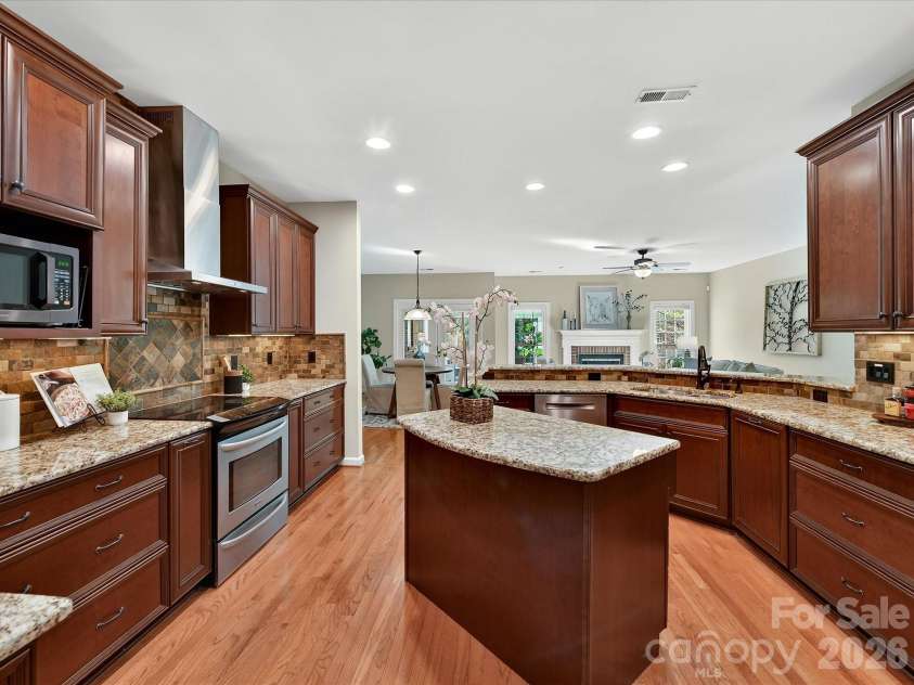 6711 Lyndonville Drive, Charlotte, NC 28277.  MLS# CAR4351058, YatesRealty ID 13482. 