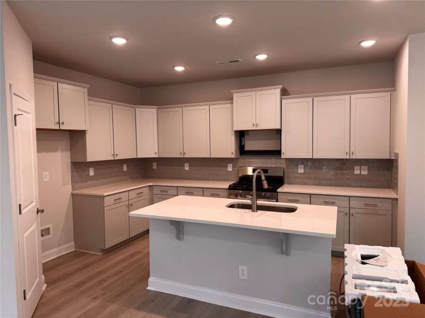 4069 Port Richmond Avenue, Gastonia, NC 28056.  MLS# CAR4185741, YatesRealty ID 13483. Kitchen