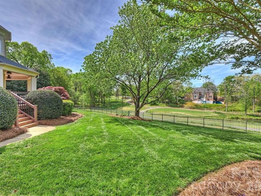 7010 Seton House Lane, Charlotte, NC 28277.  MLS# CAR4369202, YatesRealty ID 13483. 