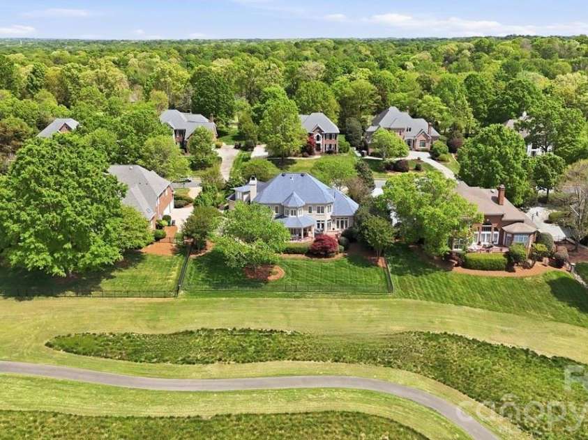 7010 Seton House Lane, Charlotte, NC 28277.  MLS# CAR4369202, YatesRealty ID 13483. 