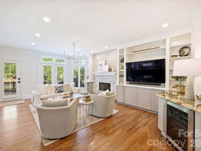 7010 Seton House Lane, Charlotte, NC 28277.  MLS# CAR4369202, YatesRealty ID 13483. Great Room