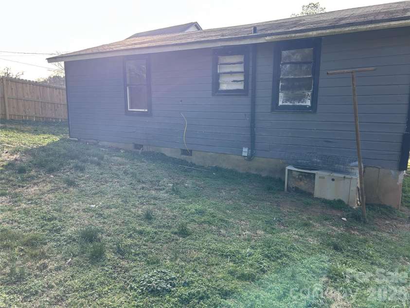 1409 Laboratory Road, Lincolnton, NC 28092.  MLS# CAR4347164, YatesRealty ID 13484. 