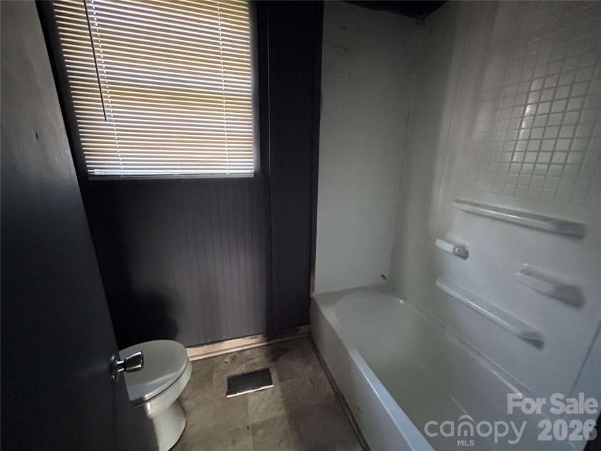 1409 Laboratory Road, Lincolnton, NC 28092.  MLS# CAR4347164, YatesRealty ID 13484. 