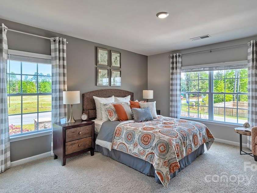 8073 Kennesaw Drive, Gastonia, NC 28056.  MLS# CAR4231578, YatesRealty ID 13484. PHOTOS REPRESENTATIVE.