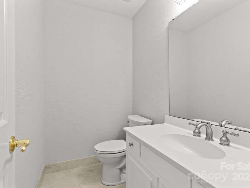 5306 Sandtrap Lane, Charlotte, NC 28226.  MLS# CAR4249354, YatesRealty ID 13485. 