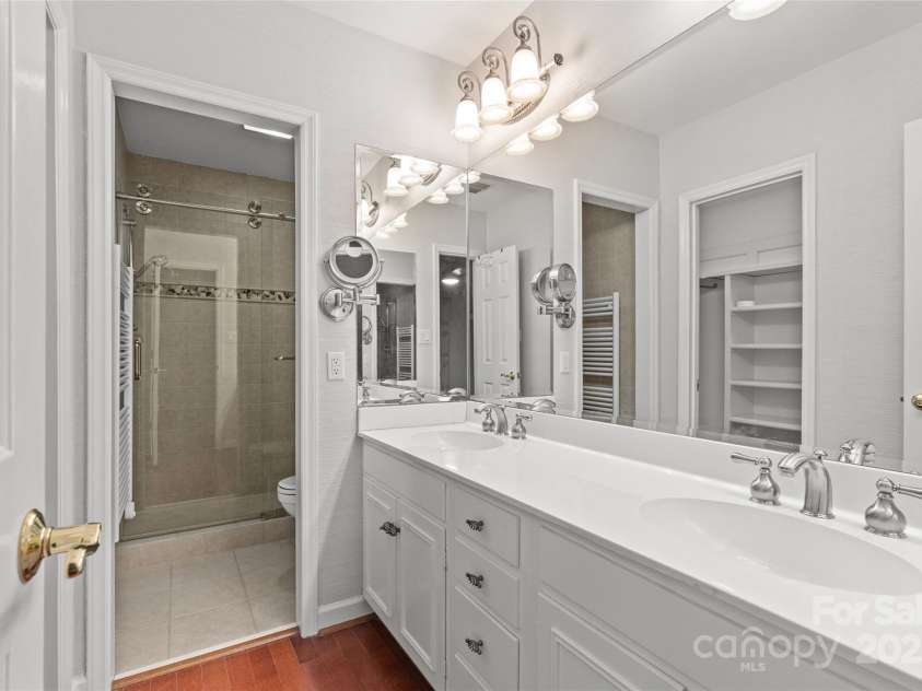 5306 Sandtrap Lane, Charlotte, NC 28226.  MLS# CAR4249354, YatesRealty ID 13485. 