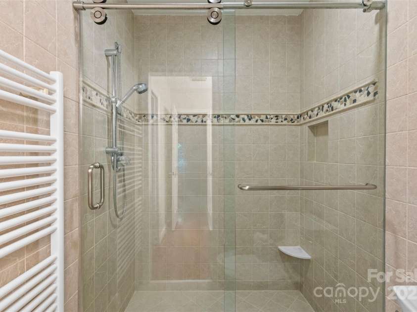 5306 Sandtrap Lane, Charlotte, NC 28226.  MLS# CAR4249354, YatesRealty ID 13485. 