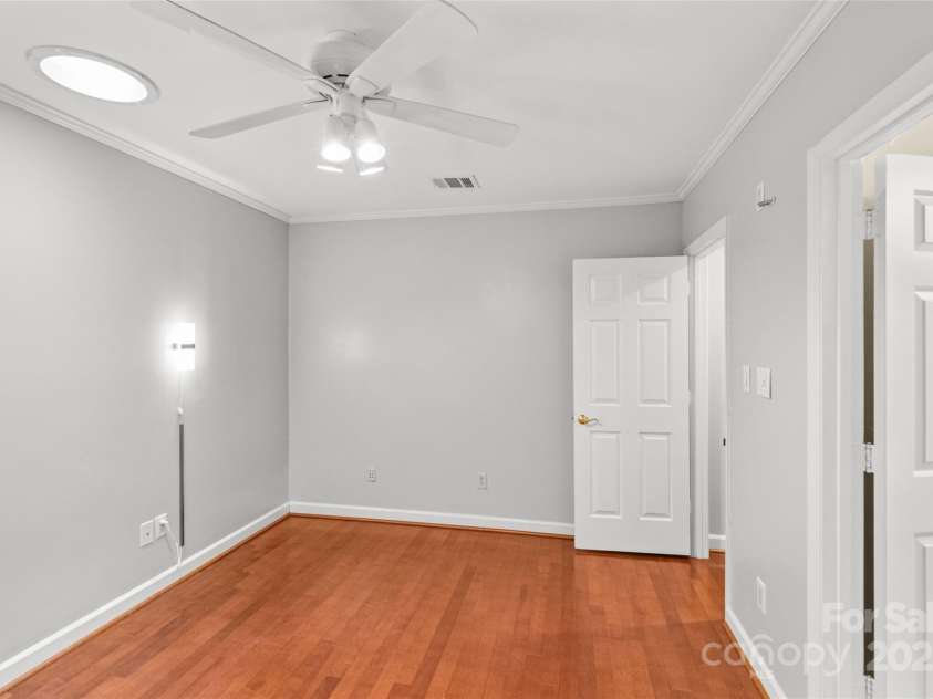 5306 Sandtrap Lane, Charlotte, NC 28226.  MLS# CAR4249354, YatesRealty ID 13485. 