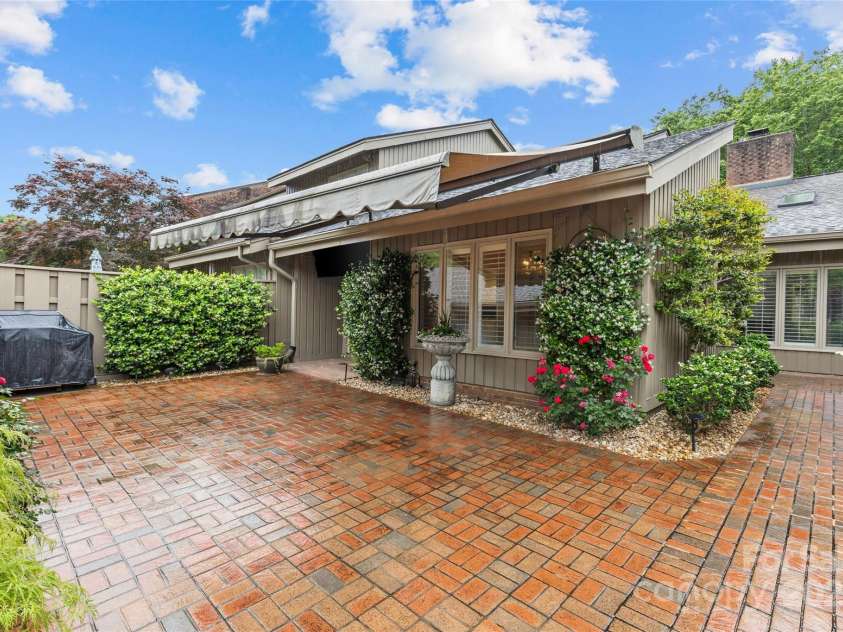 5306 Sandtrap Lane, Charlotte, NC 28226.  MLS# CAR4249354, YatesRealty ID 13485. 