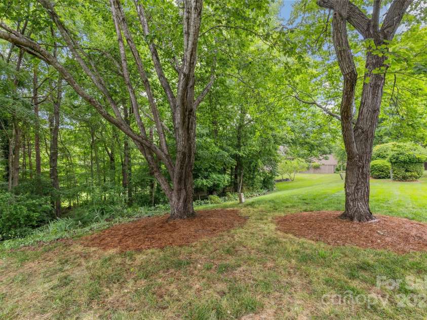 5306 Sandtrap Lane, Charlotte, NC 28226.  MLS# CAR4249354, YatesRealty ID 13485. 