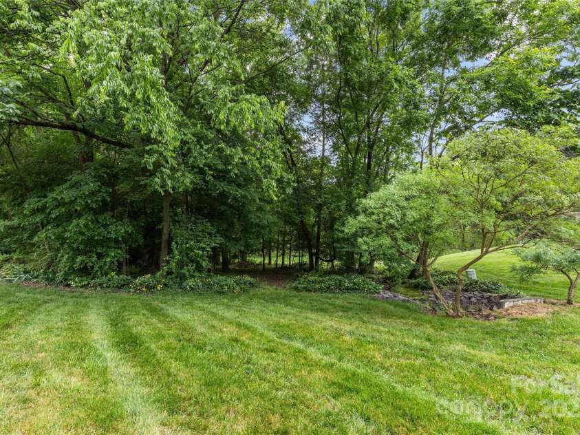 5306 Sandtrap Lane, Charlotte, NC 28226.  MLS# CAR4249354, YatesRealty ID 13485. 