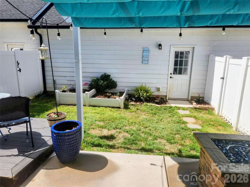 5056 Patton Drive, Gastonia, NC 28056.  MLS# CAR4371708, YatesRealty ID 13486. 