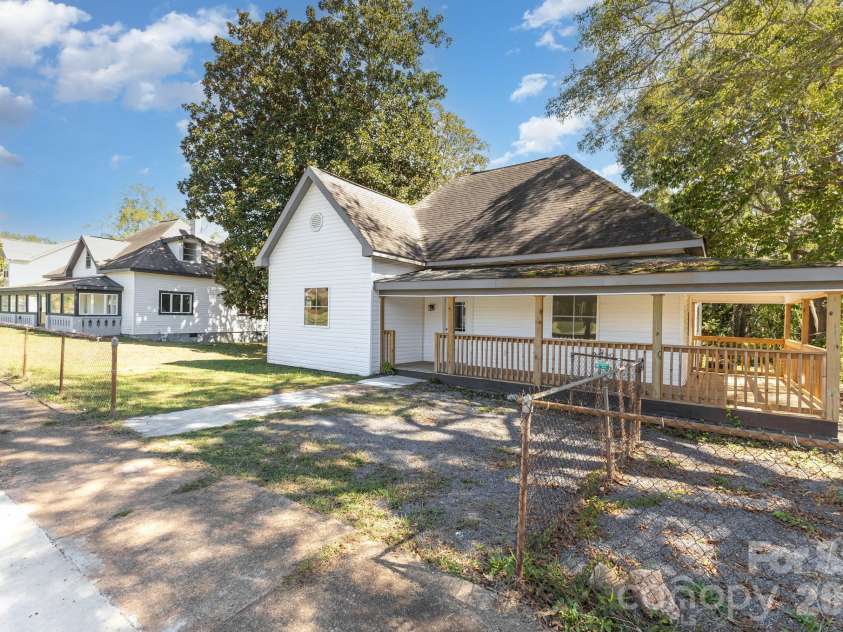 1205 Lafayette Street, Shelby, NC 28152.  MLS# CAR4309488, YatesRealty ID 13487. 
