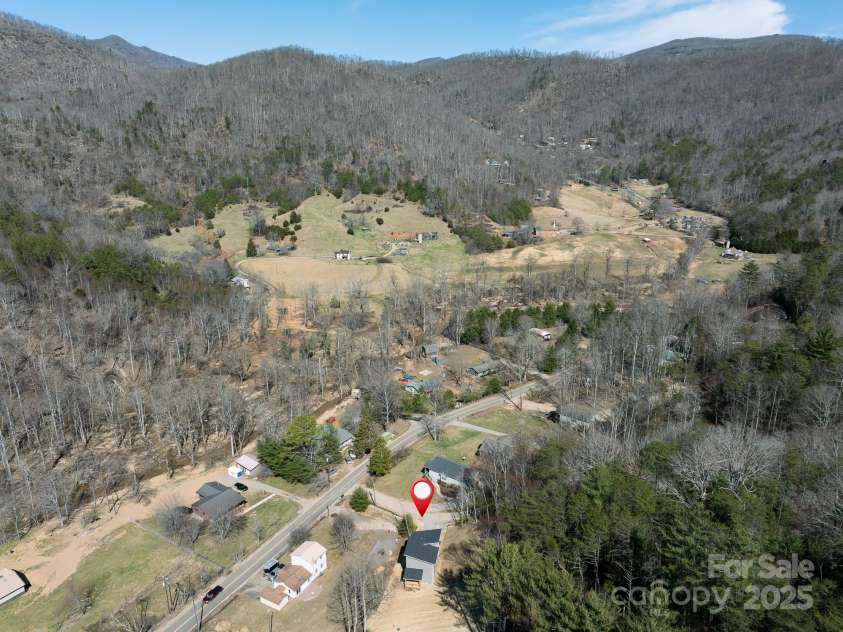 7 Jetts Ridge Drive, Swannanoa, NC 28778.  MLS# CAR4222038, YatesRealty ID 13487. 
