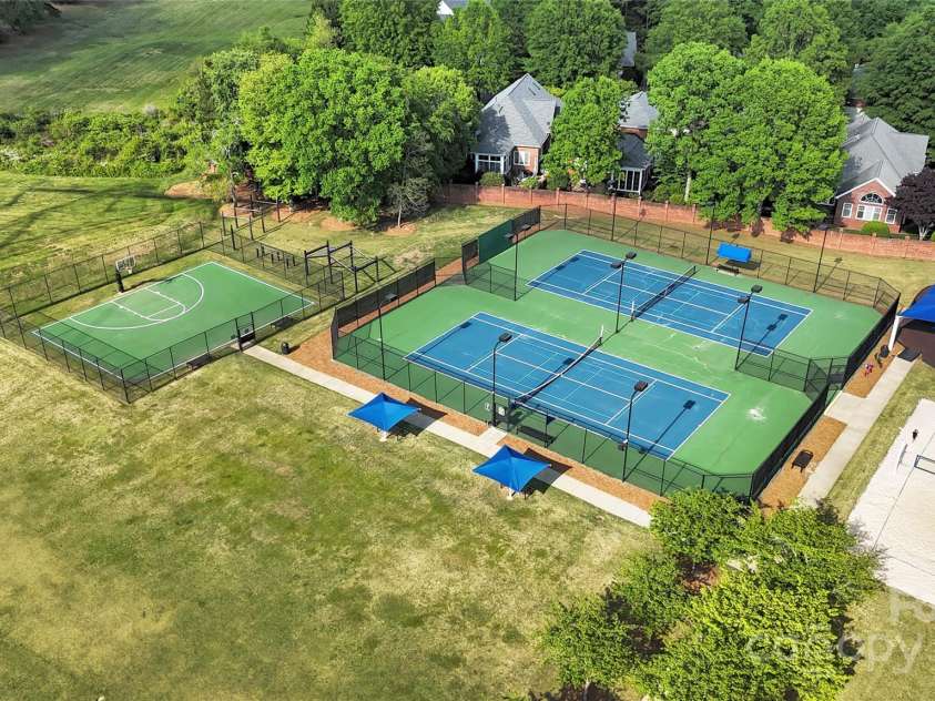 7814 Knox Ridge Road, Huntersville, NC 28078.  MLS# CAR4252077, YatesRealty ID 13488. 