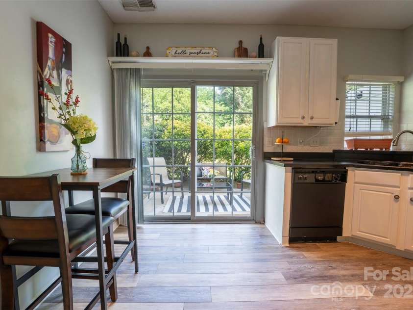 3412 Summerfield Ridge Lane, Matthews, NC 28105.  MLS# CAR4252402, YatesRealty ID 13489. 