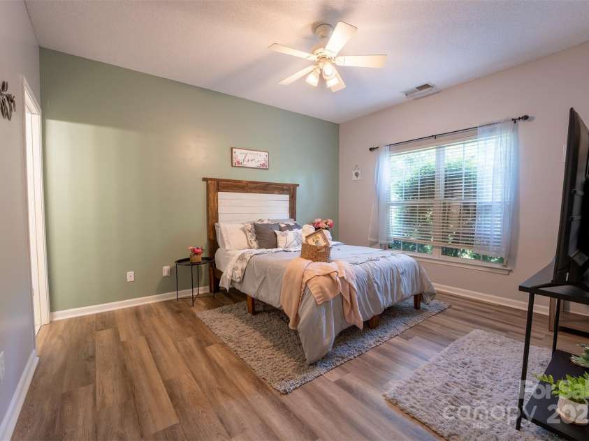 3412 Summerfield Ridge Lane, Matthews, NC 28105.  MLS# CAR4252402, YatesRealty ID 13489. Bedroom suite on main