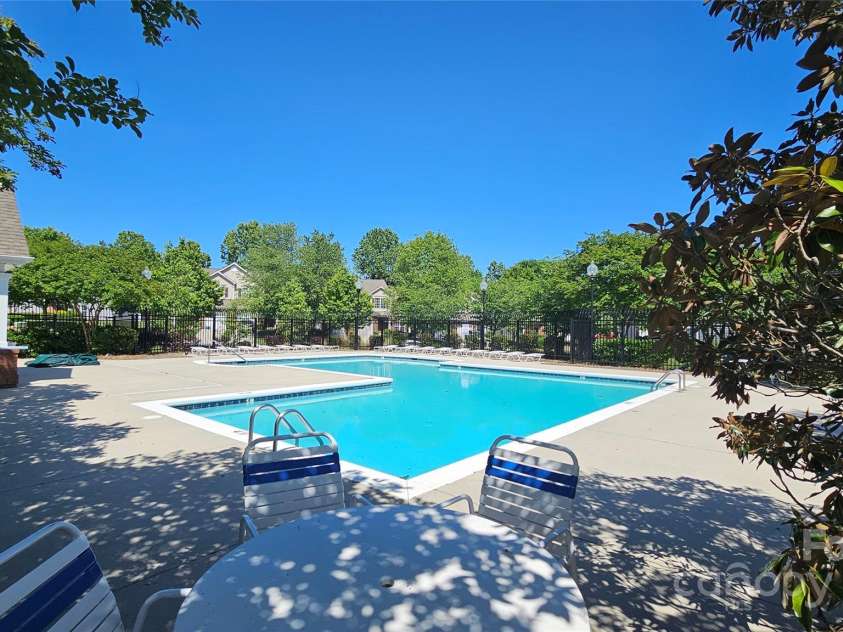 3412 Summerfield Ridge Lane, Matthews, NC 28105.  MLS# CAR4252402, YatesRealty ID 13489. Community pool