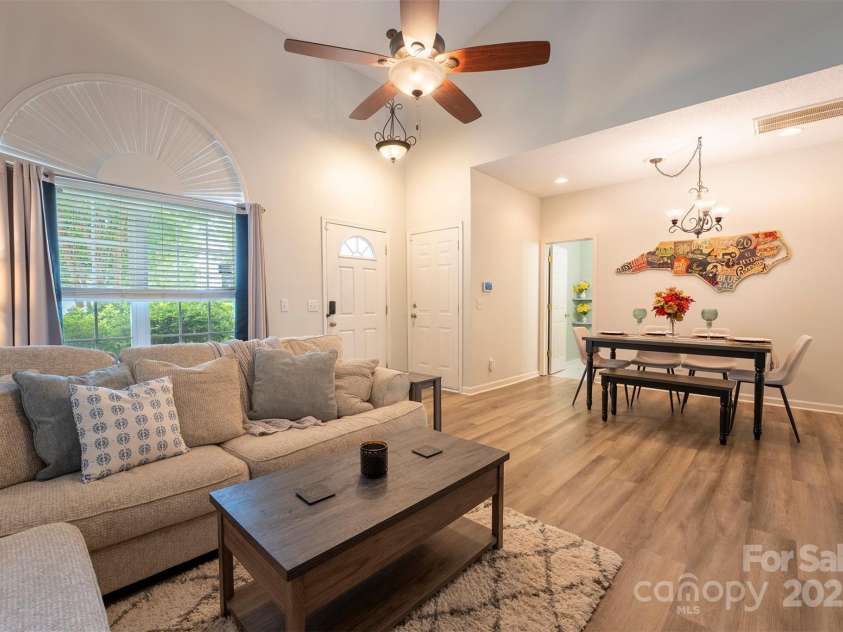 3412 Summerfield Ridge Lane, Matthews, NC 28105.  MLS# CAR4252402, YatesRealty ID 13489. Open floor plan