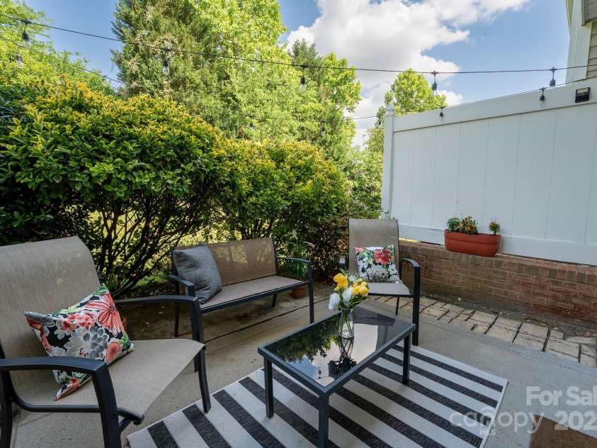 3412 Summerfield Ridge Lane, Matthews, NC 28105.  MLS# CAR4252402, YatesRealty ID 13489. Private outdoor space