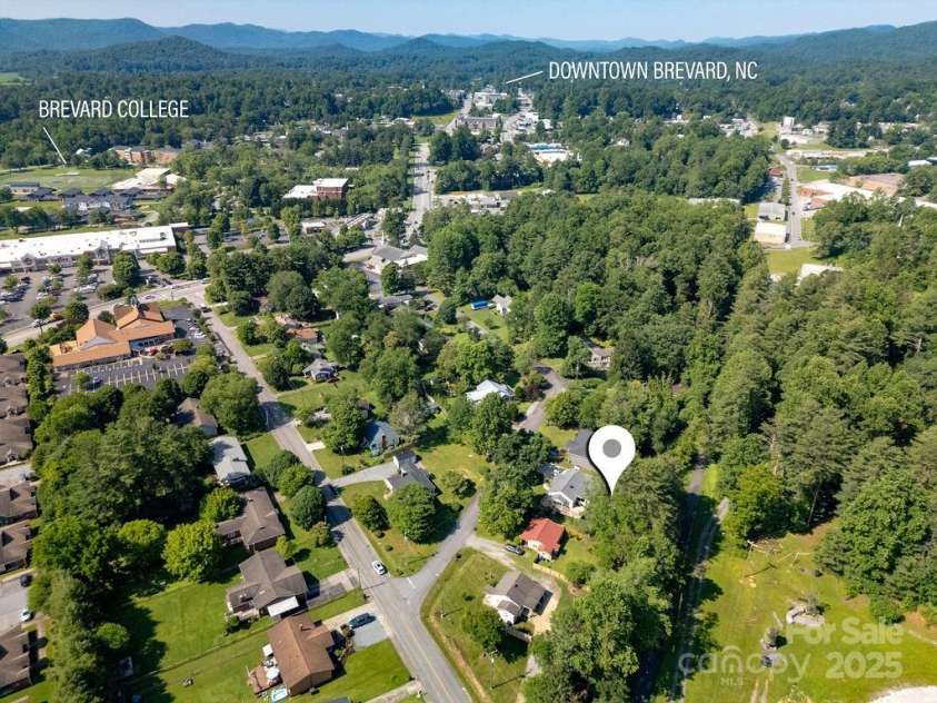 169 Montview Circle, Brevard, NC 28712.  MLS# CAR4276935, YatesRealty ID 1349. 3/4 of a mile from Main Street